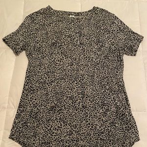 Old Navy Grey Cheetah Print Tee